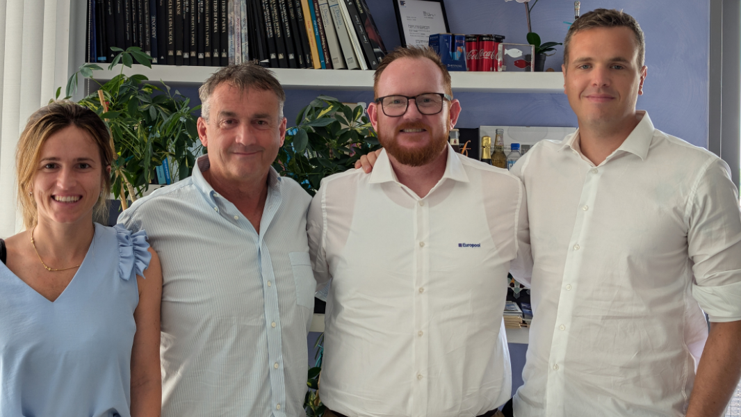 De gauche: Anna Priero, Marco Priero, Patrick Donovan, Luca Priero