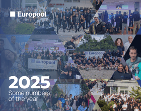 collage fine anno card